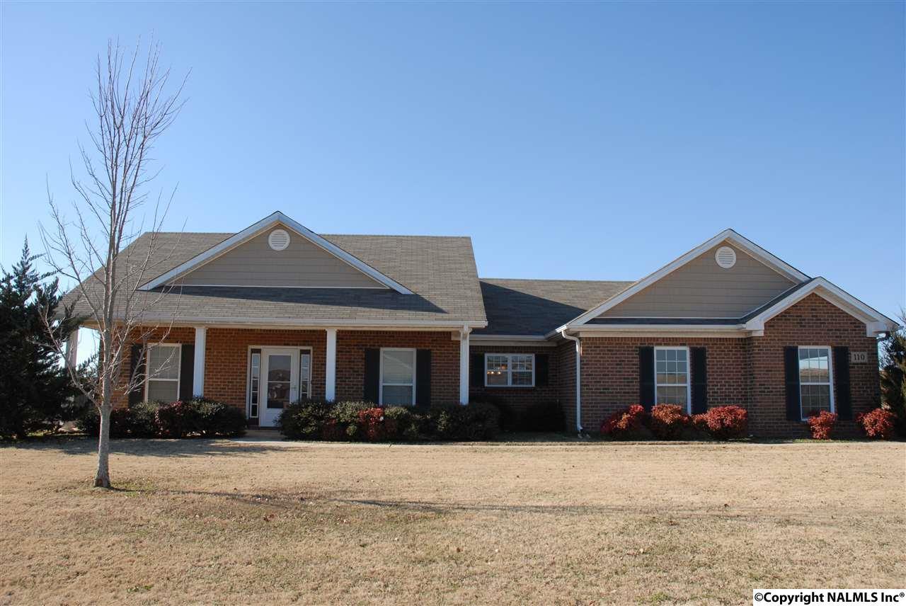 110 Creekwood Drive - Photo 1