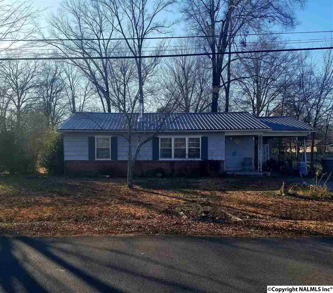 908 Houston Street - Photo 1