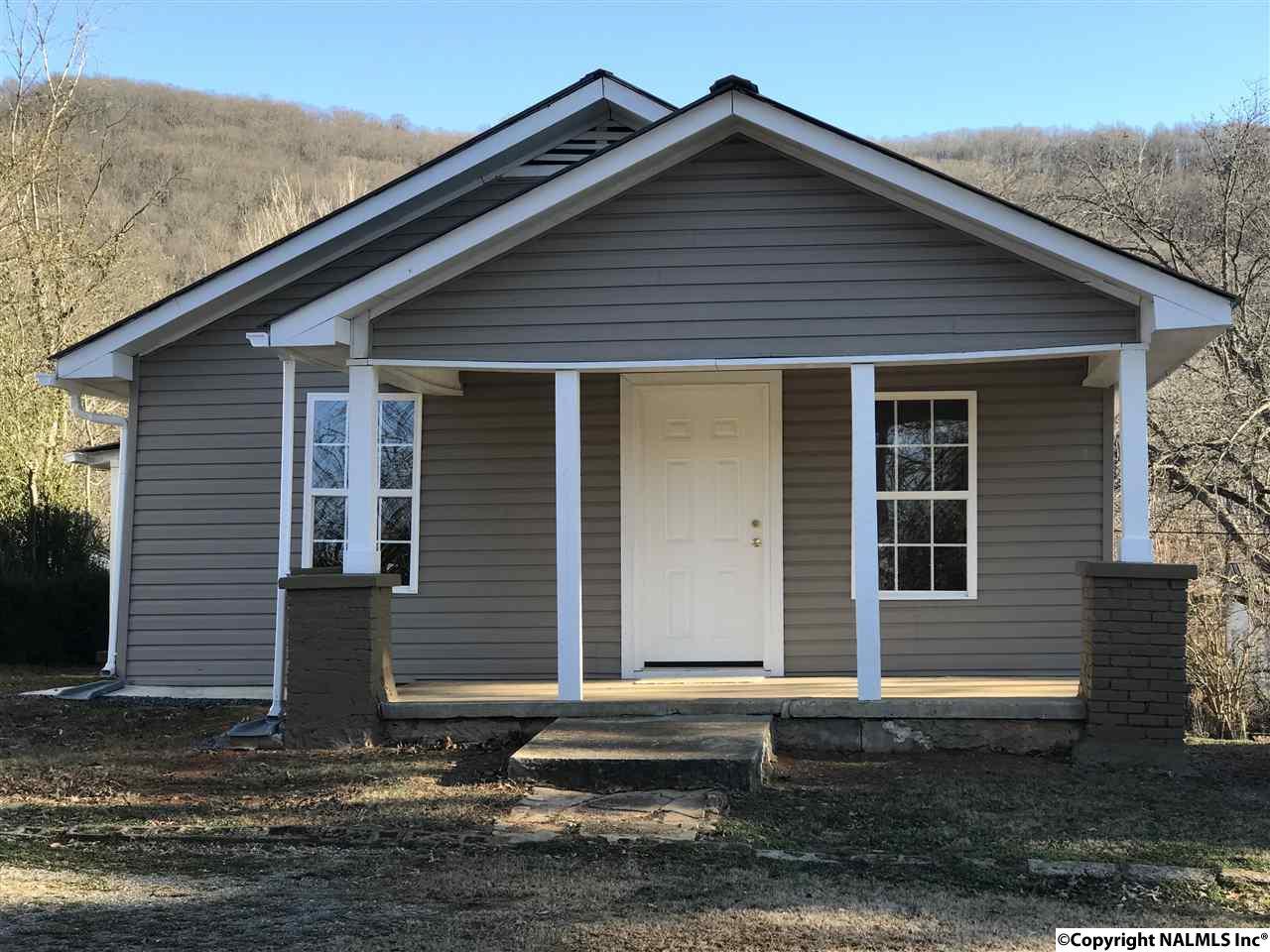 653 Sanders Avenue - Photo 1
