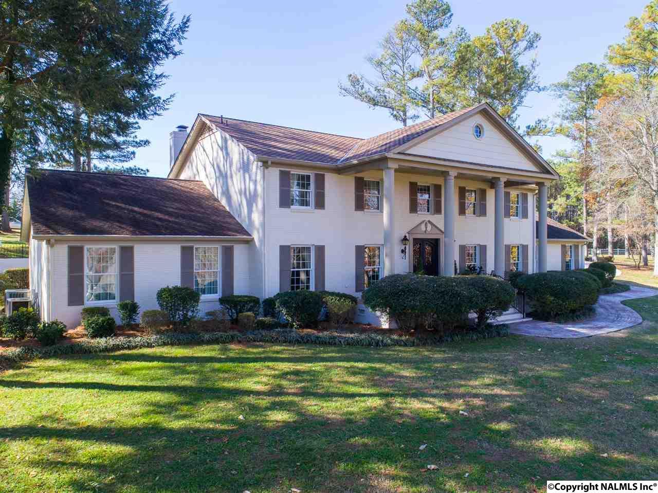 196 Robins Road - Photo 1