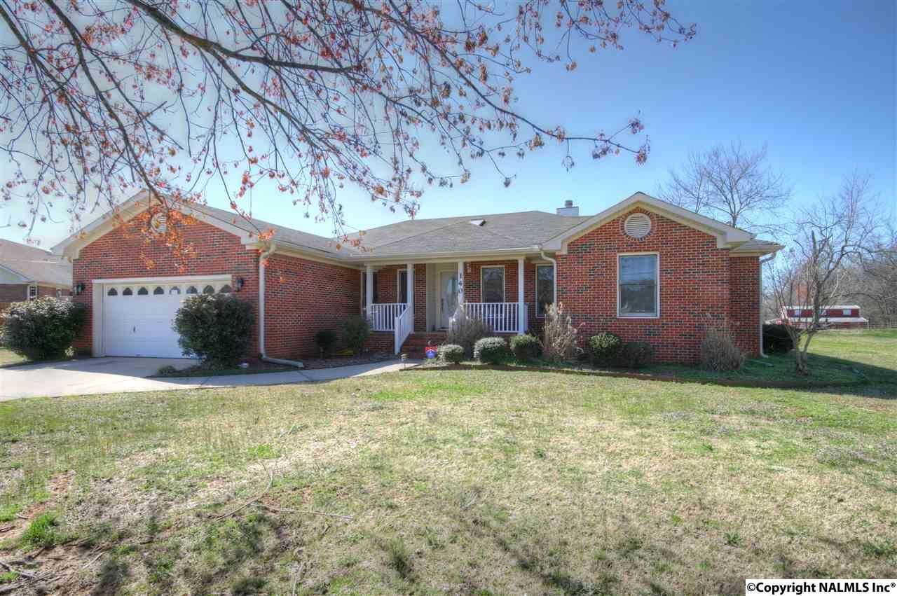140 Hazel Trace - Photo 1