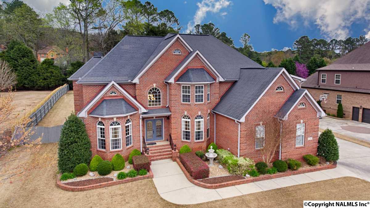 114 Coveshire Place - Photo 1