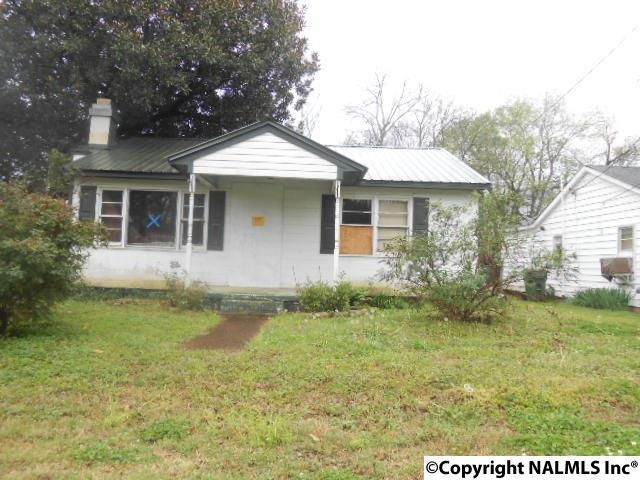 3709 8TH AVENUE SW - Photo 1