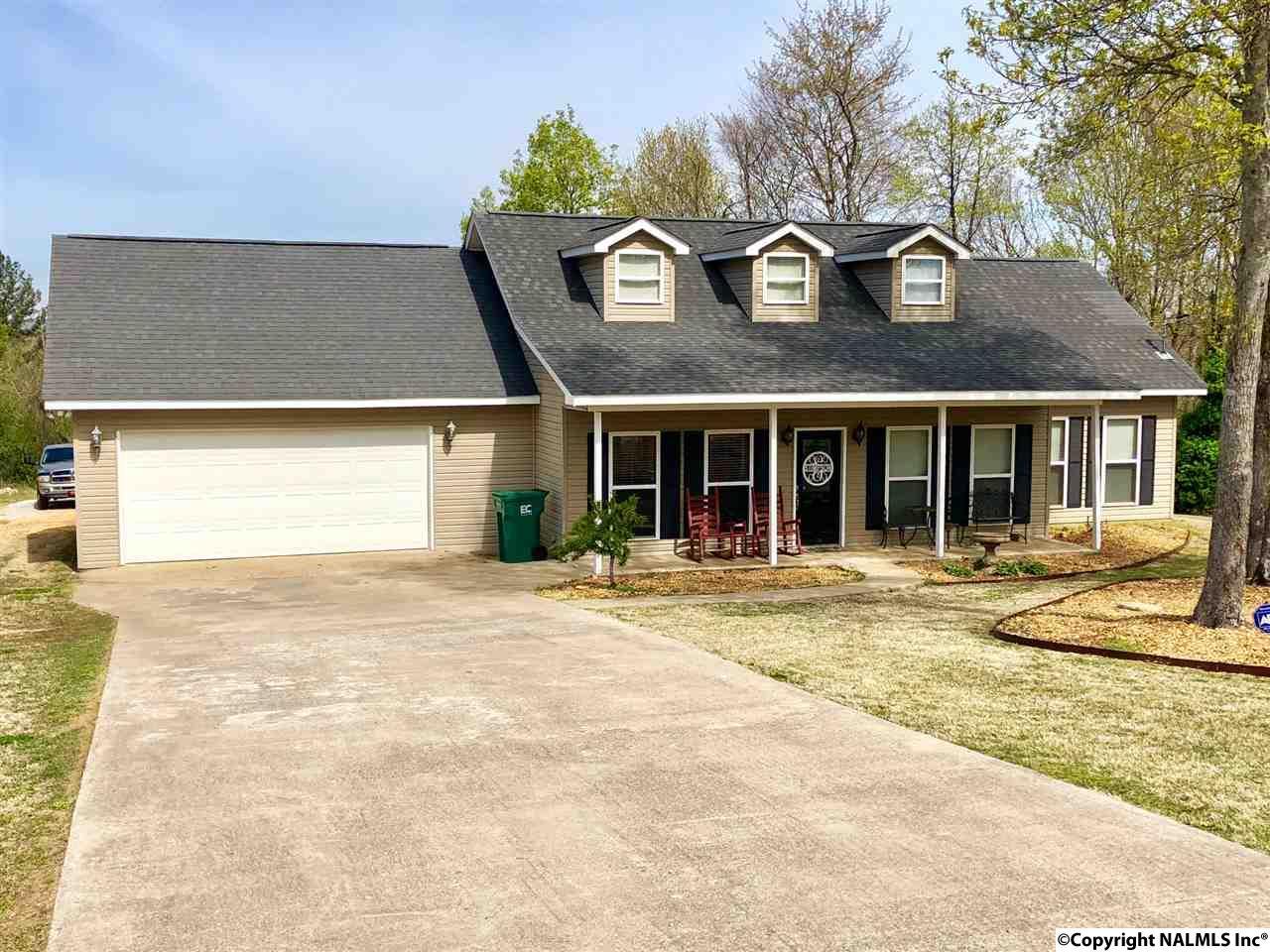 855 Mountain View Avenue - Photo 1