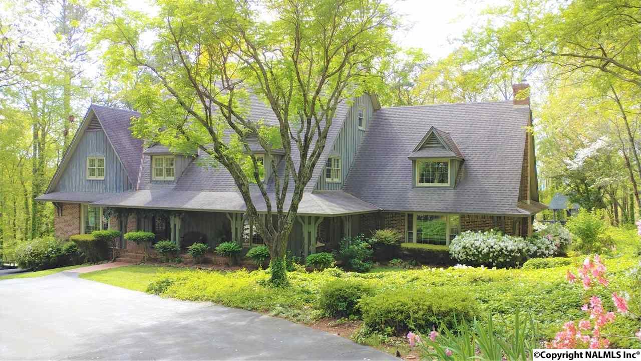 371 Azalea Drive - Photo 1