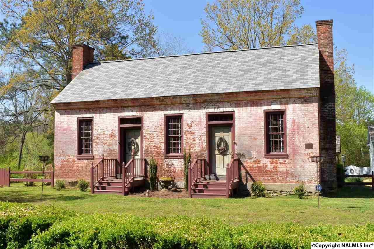 138 Monroe Street - Photo 1