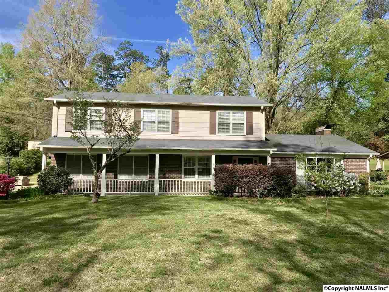 209 Hartwood Drive - Photo 1