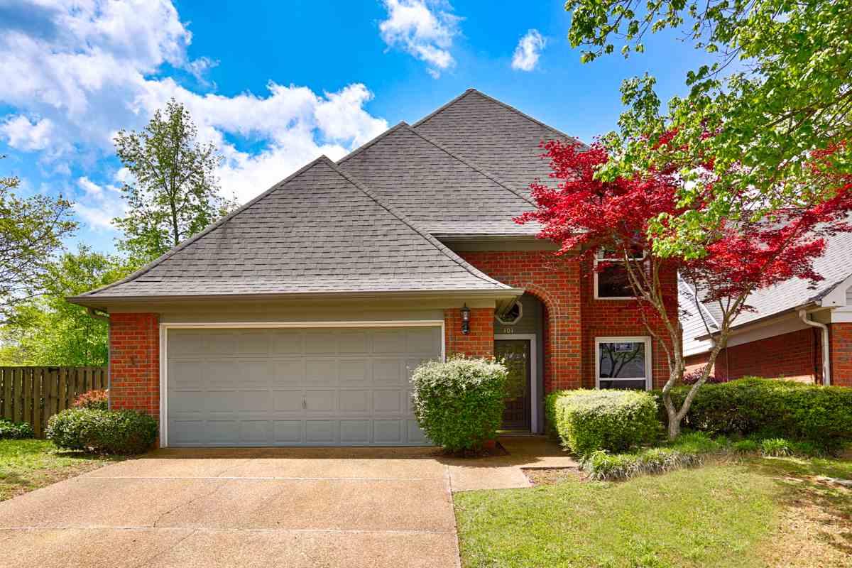 101 Canterbury Drive - Photo 1