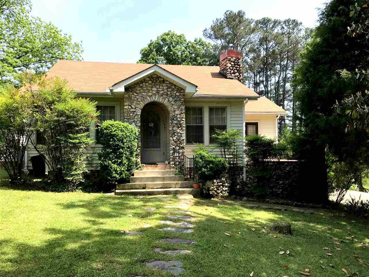 441 College Street - Photo 1
