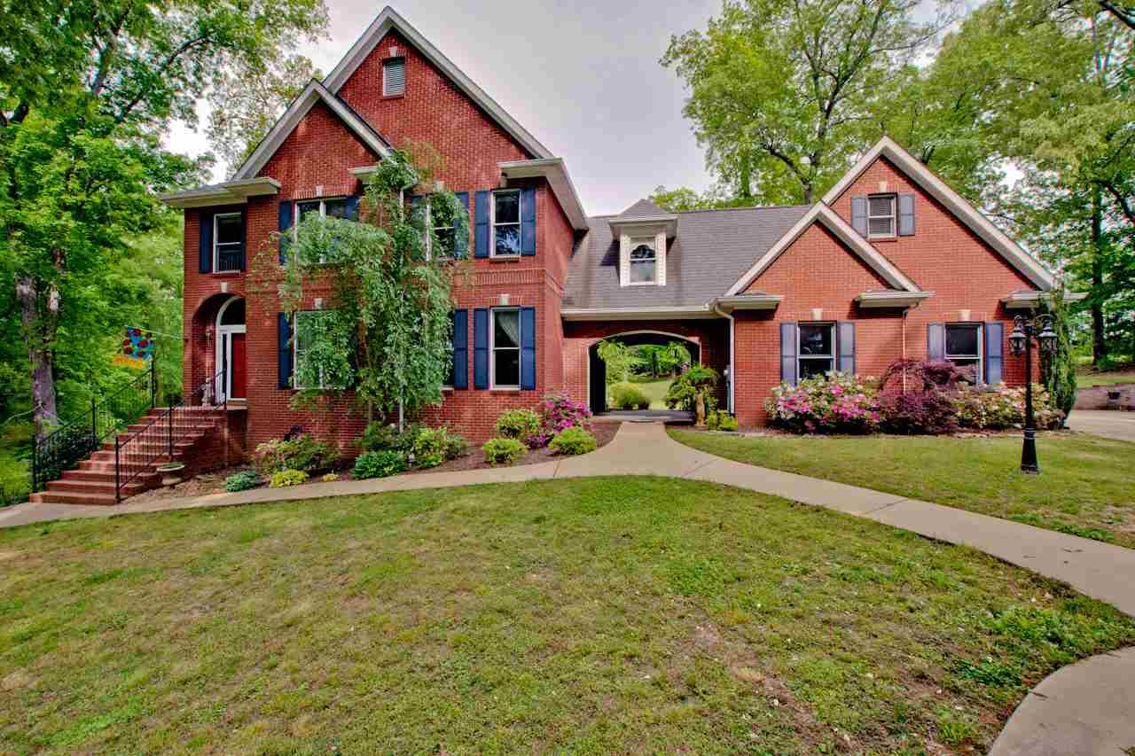 586 York Drive - Photo 1
