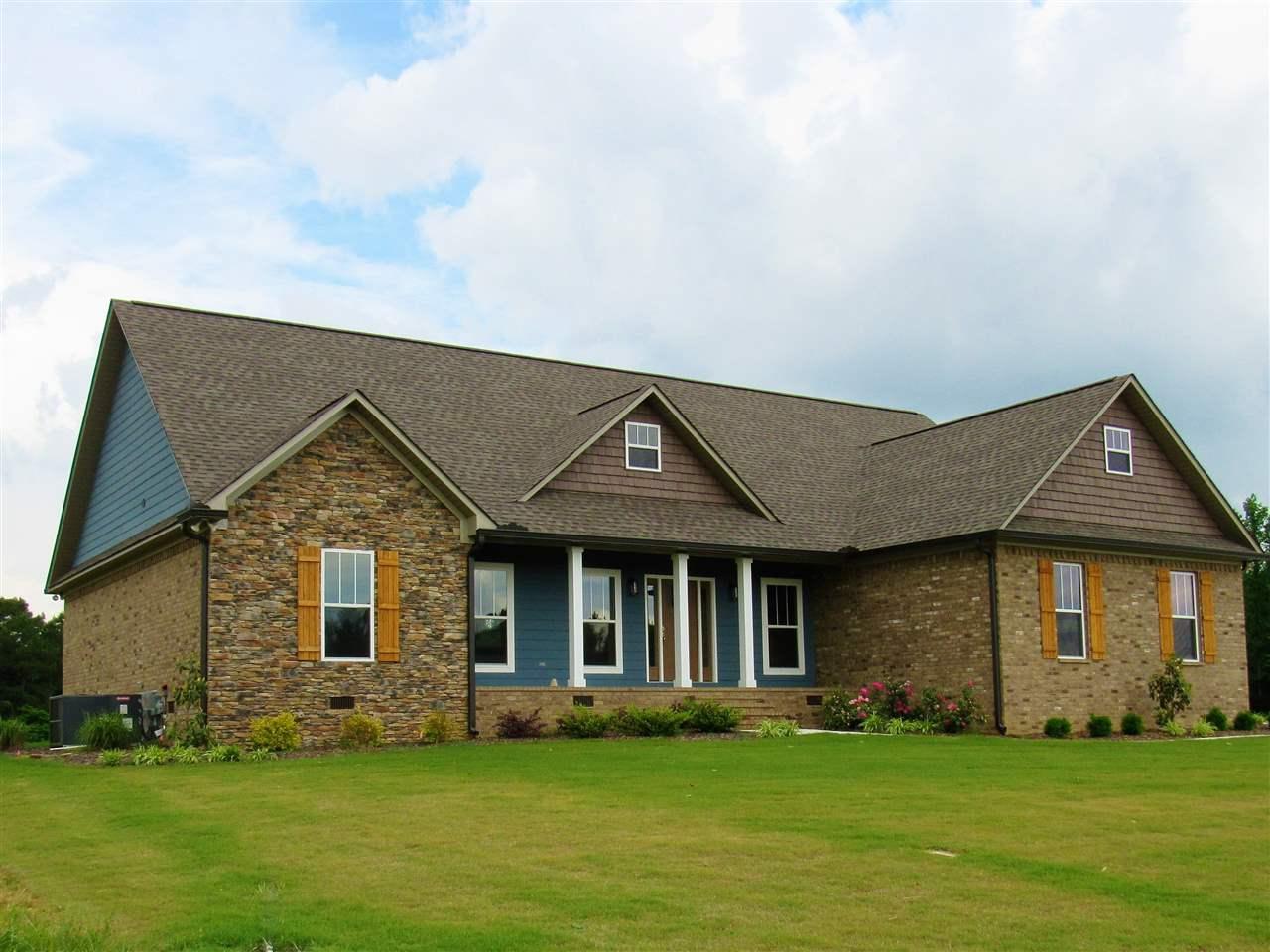 135 Glenview Drive - Photo 1