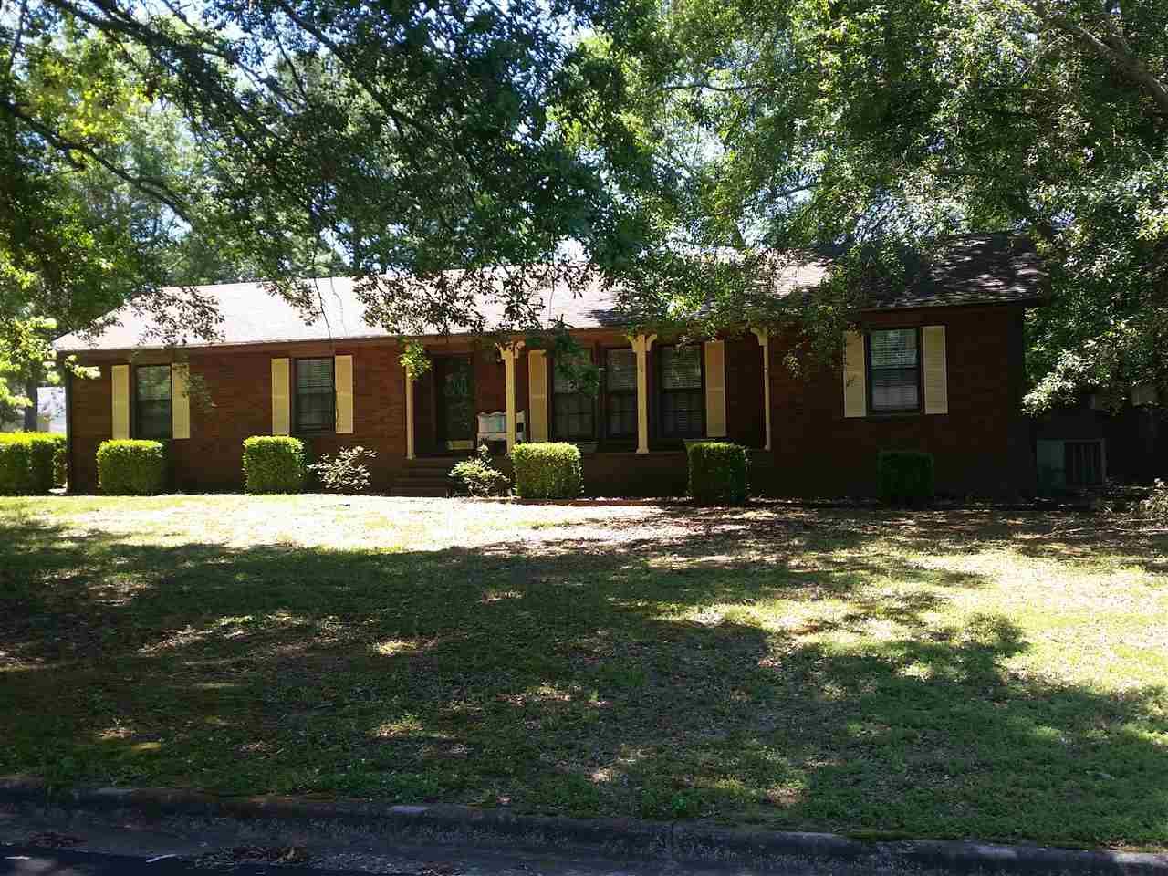 506 Brentwood Drive - Photo 1