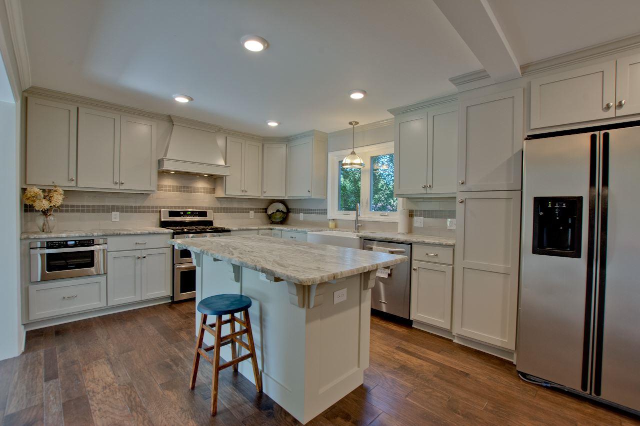 9410 Lynns Terrace - Photo 1