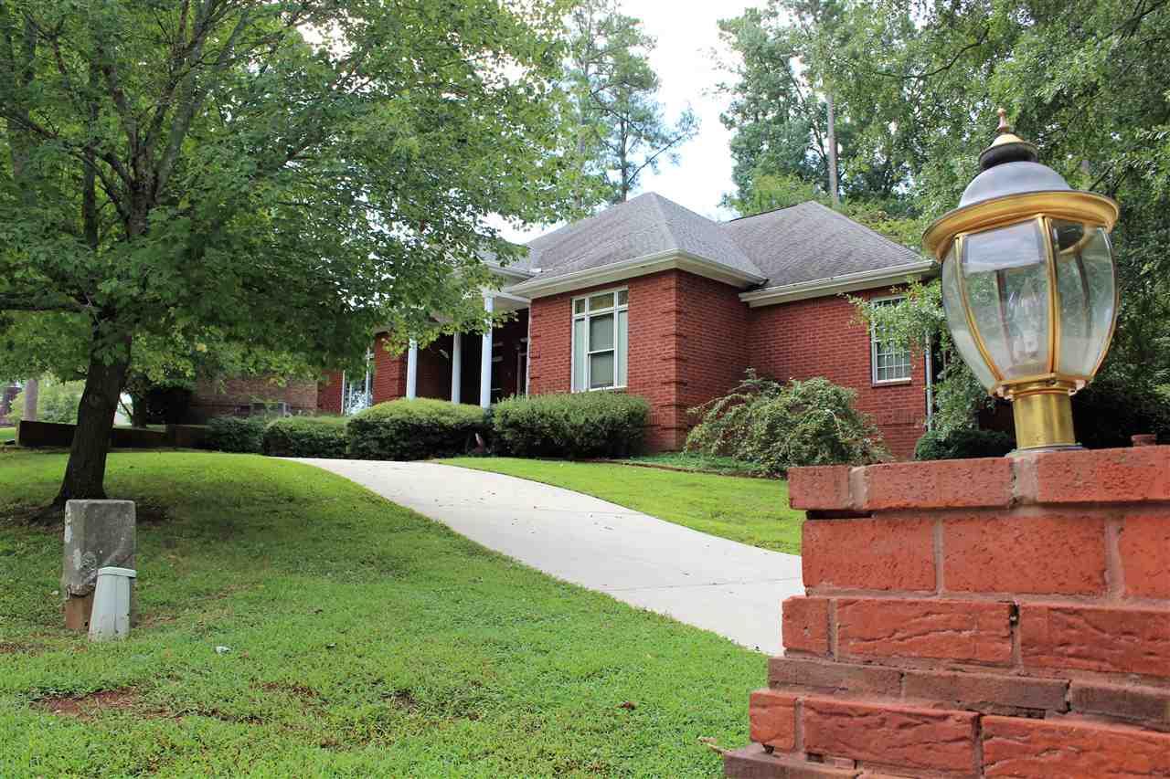 202 Greenlawn Drive - Photo 1