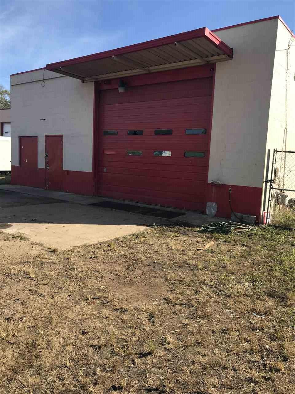 1005 West Moulton Street - Photo 1