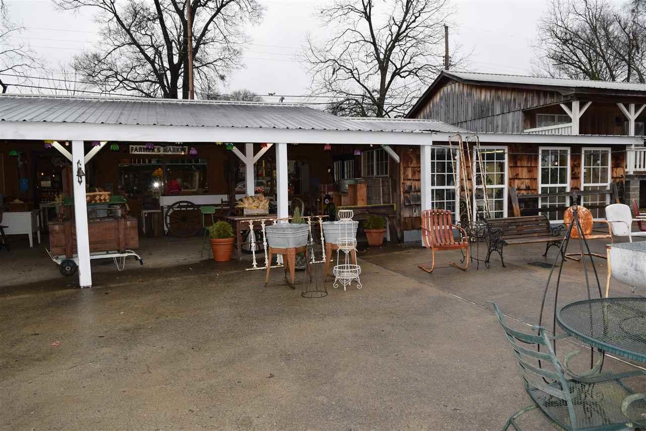 210 5TH AVENUE EAST - Photo 1