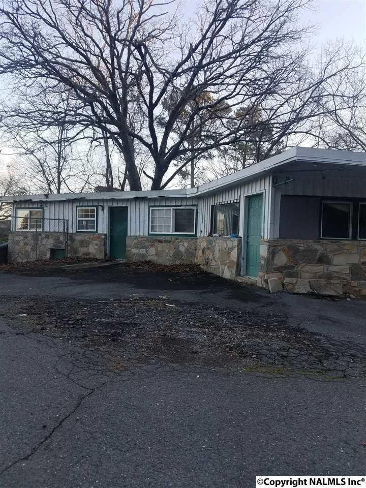 2559 Lakeview Drive - Photo 1