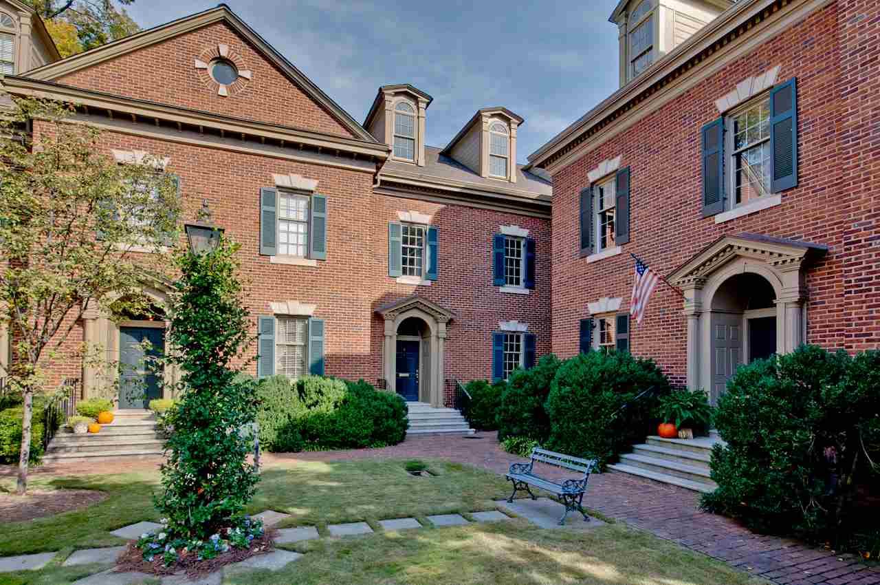 114 Lincoln Street - Photo 1