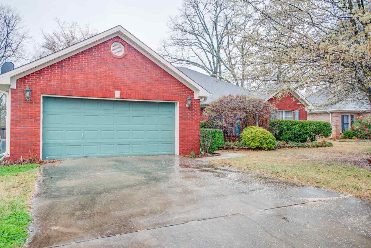 114 Sunnyfield Drive - Photo 1