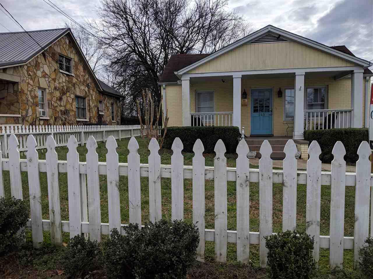 213 Oakwood Avenue - Photo 1