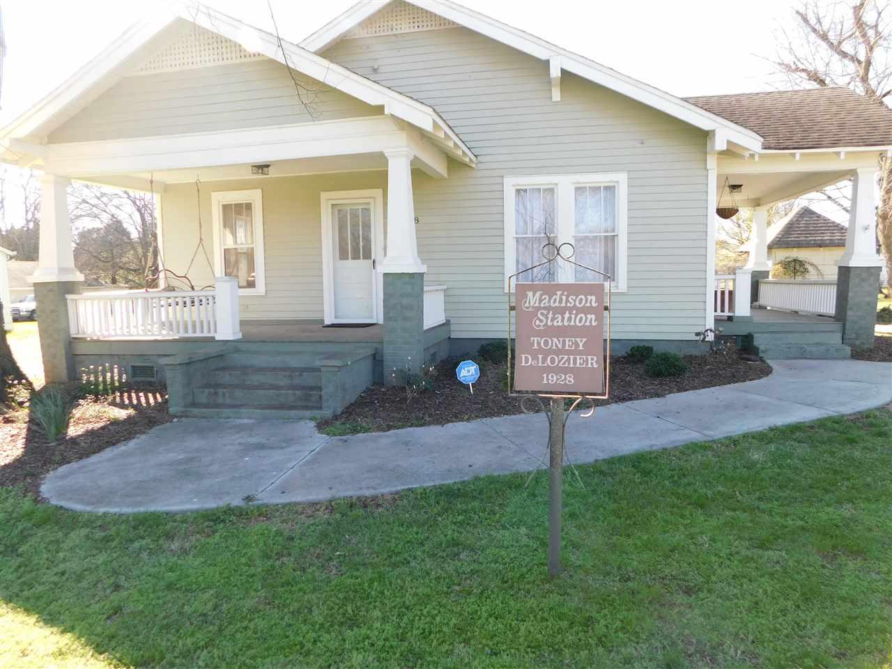 4218 Sullivan Street - Photo 1