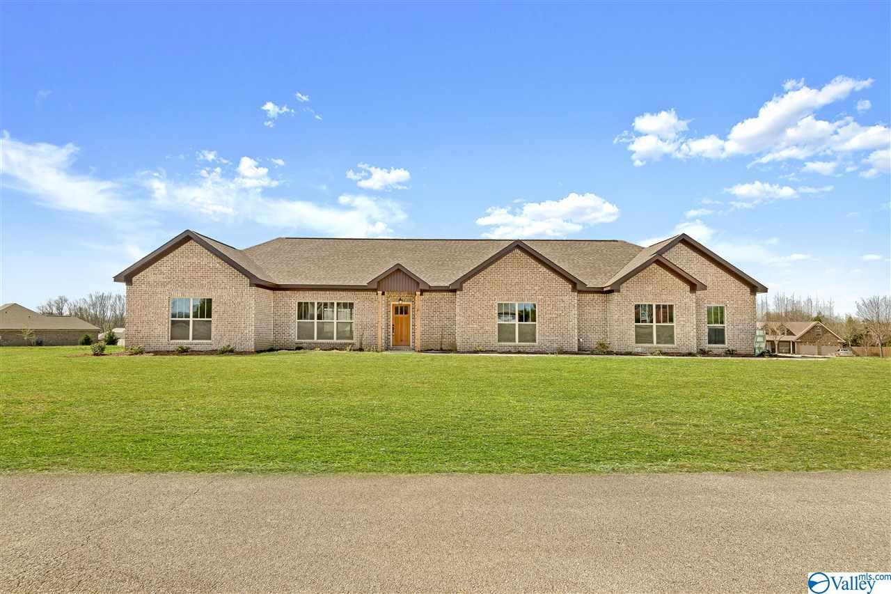 64 Maplewood Circle - Photo 1