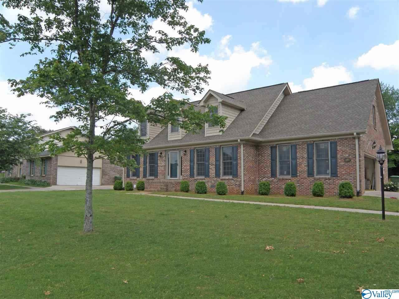 119 Featherstone Lane - Photo 1