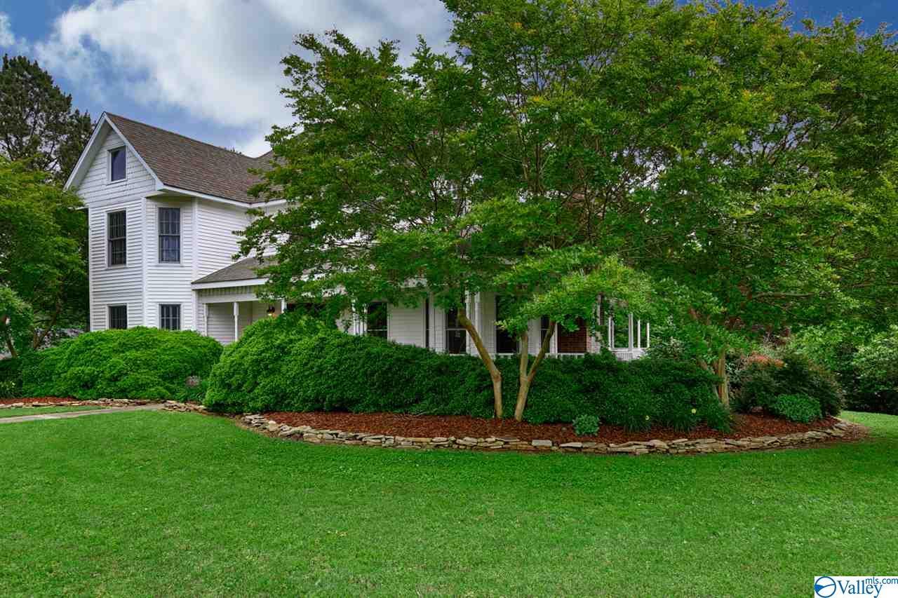 103 Lexington Drive - Photo 1