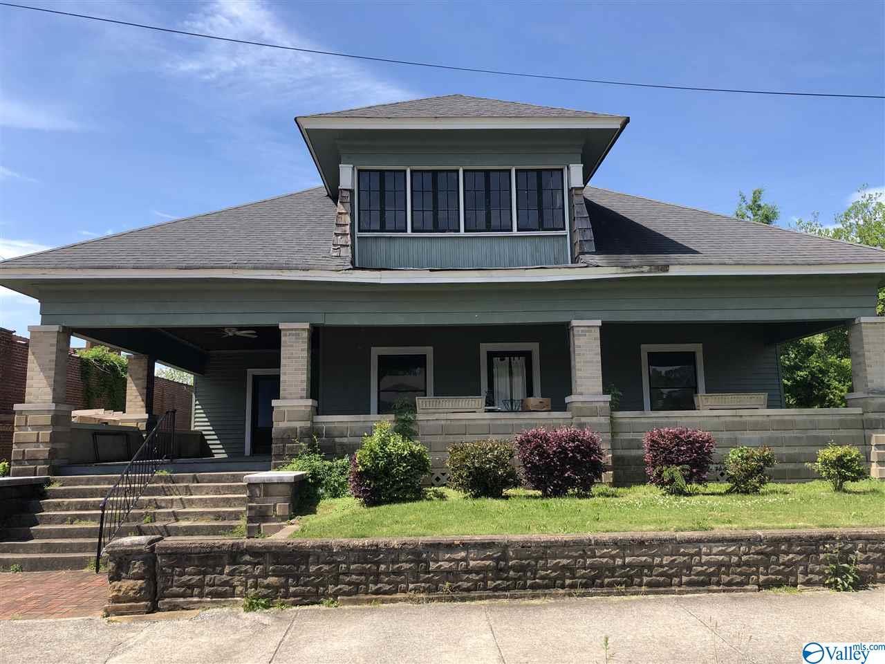422 5TH AVENUE NW - Photo 1