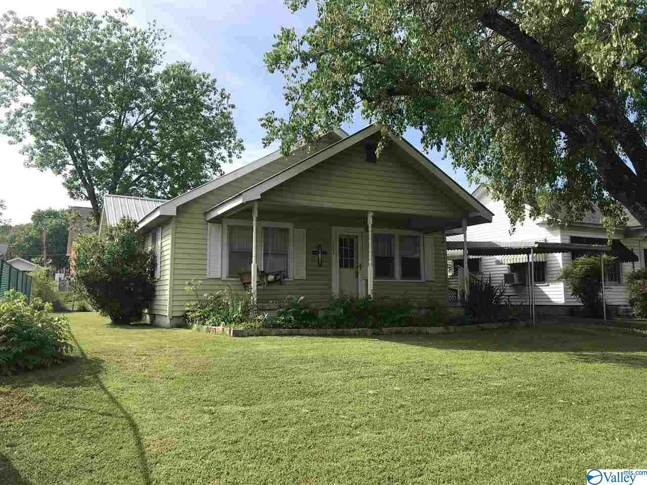 1008 Gault Avenue - Photo 1
