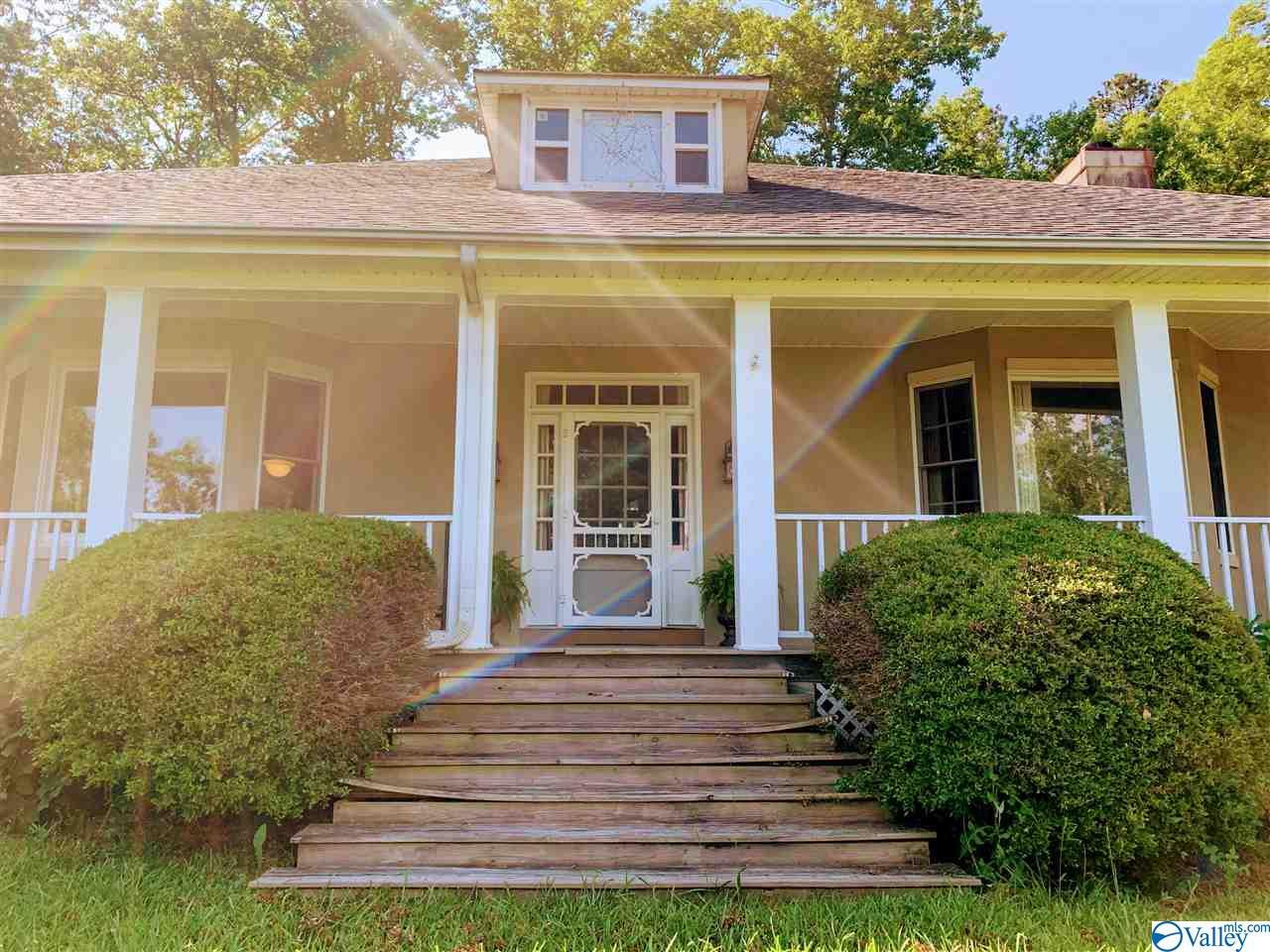 119 Lakeshore Drive - Photo 1