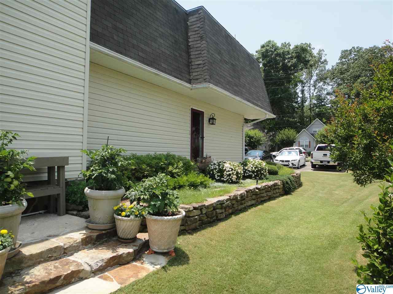 11 Riverbend Circle - Photo 1