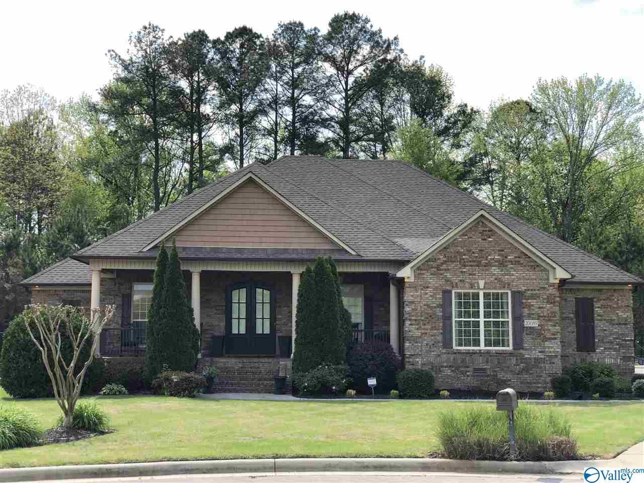 20089 Executive Drive - Photo 1