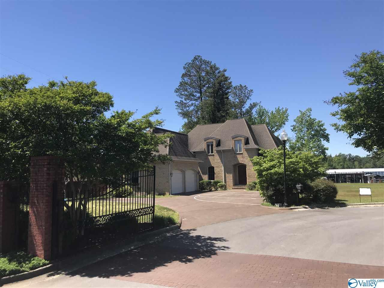101 Riviera Drive - Photo 1