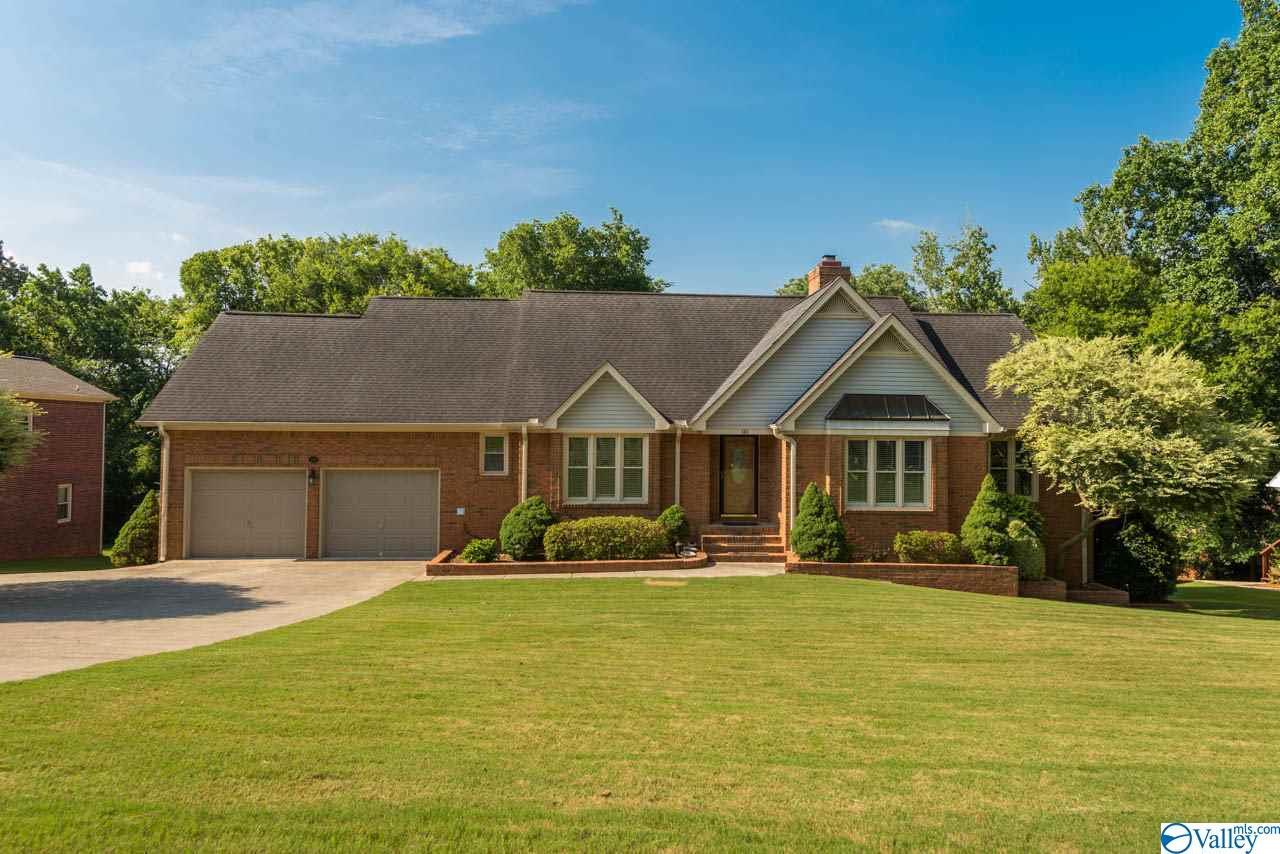 140 Heatherwood Drive - Photo 1