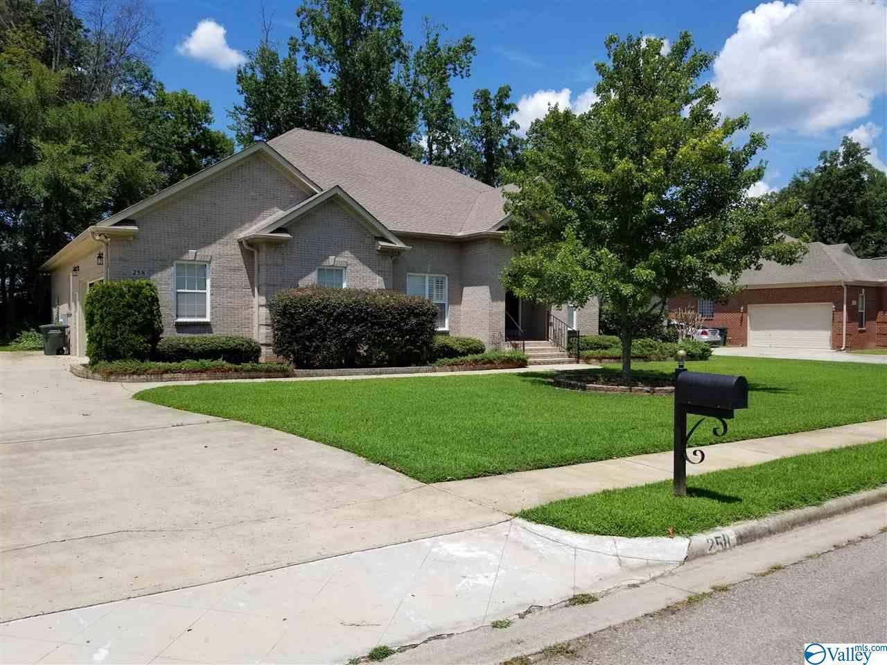 258 Twin Lakes Drive - Photo 1
