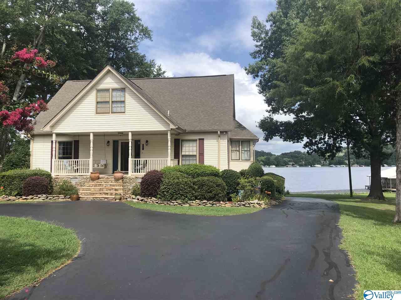 5204 Jefferson Circle - Photo 1