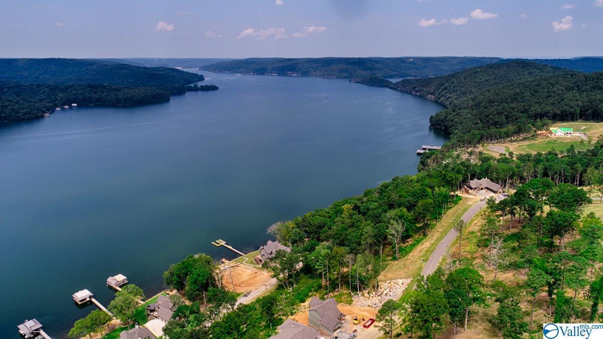 565 Fall Creek Drive - Photo 1