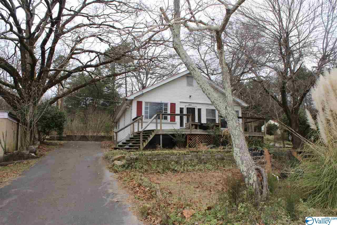 1010 Green Avenue - Photo 1