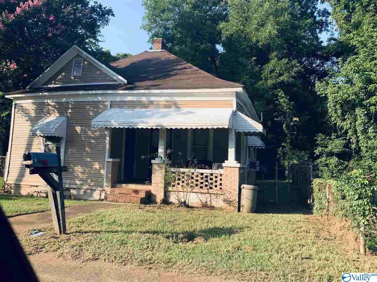 722 Alma Street - Photo 1