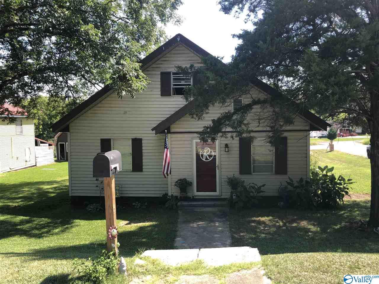 2222 East Tuscaloosa Avenue - Photo 1