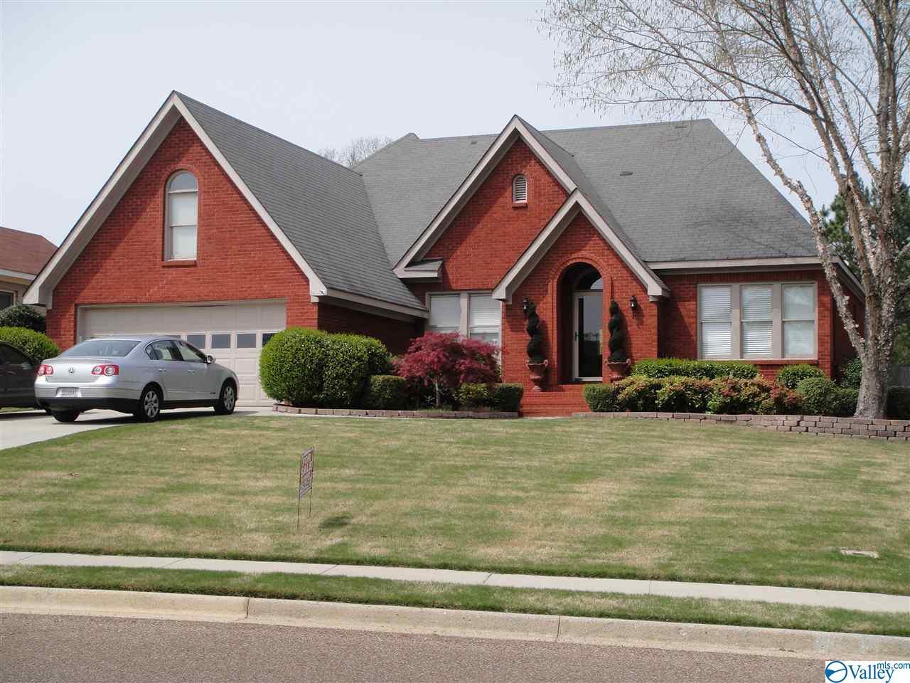 209 Greenlawn Drive - Photo 1