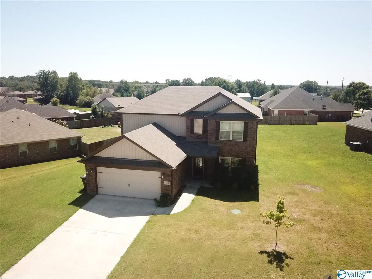 104 Engineer Court - Photo 1