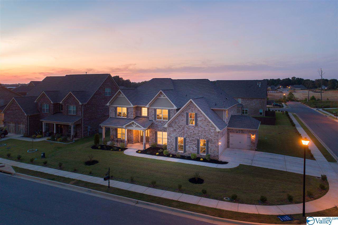 124 Bayard Place - Photo 1