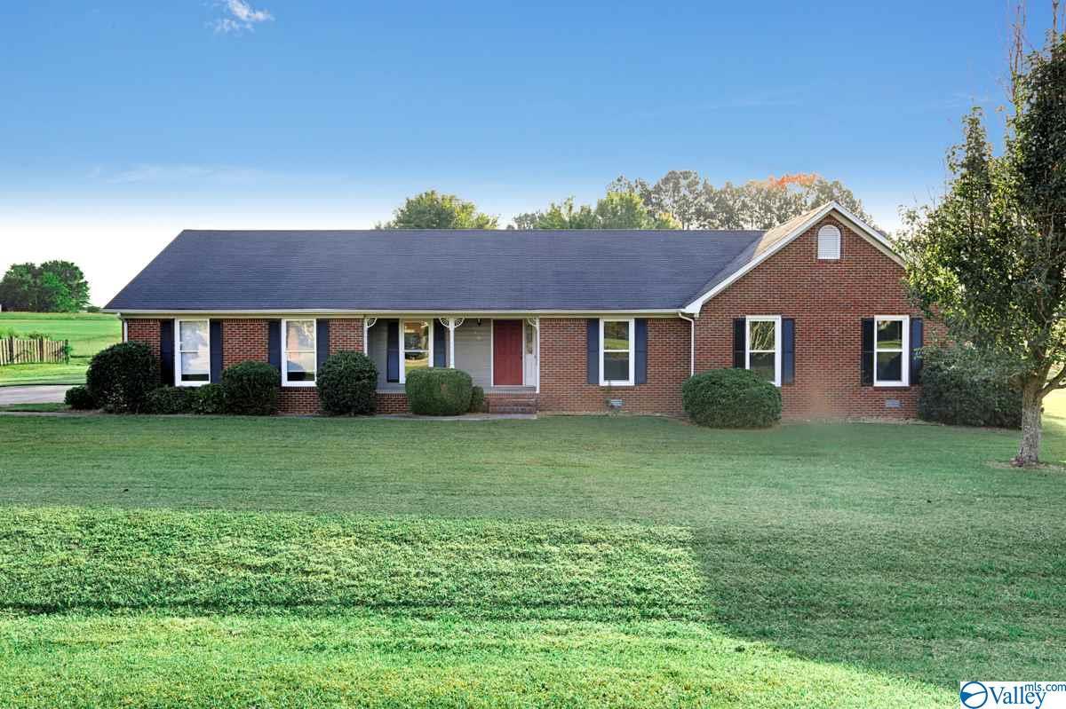 103 Riverchase Road - Photo 1