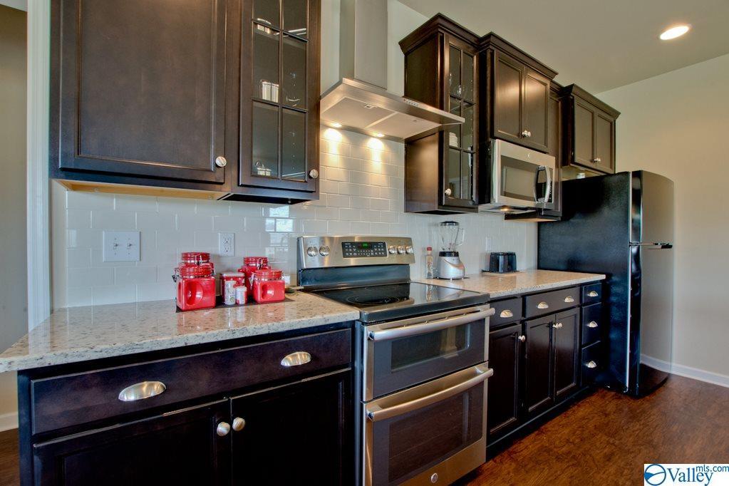 220 Rowan Street - Photo 1