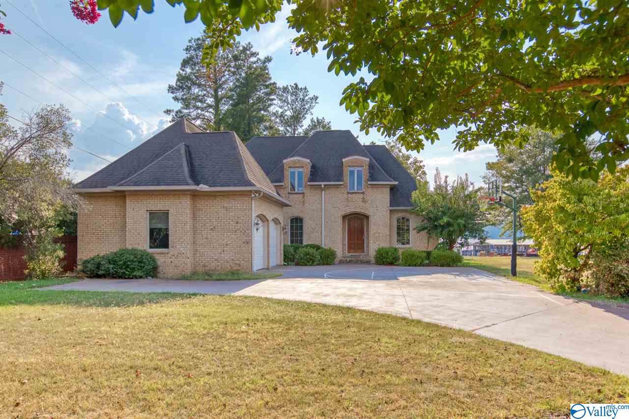 101 Riviera Drive - Photo 1
