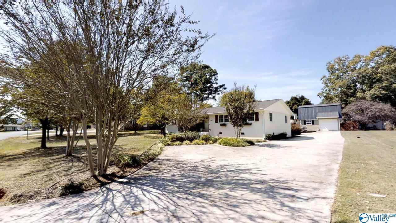 3812 Meadowwood Circle - Photo 1
