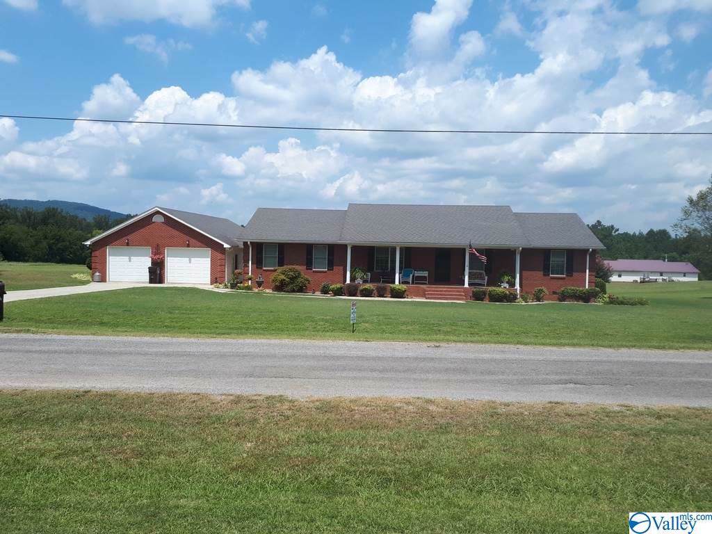 204 Peachtree Drive - Photo 1