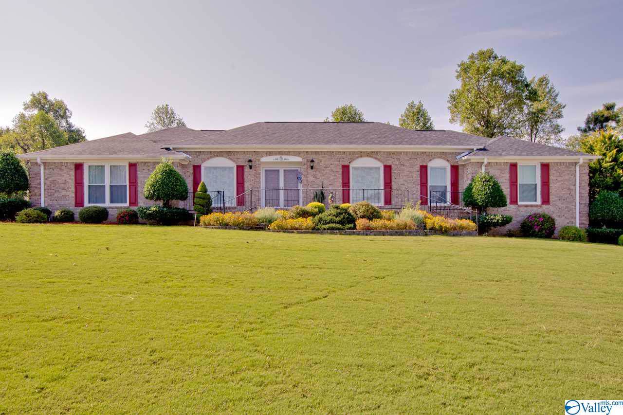 141 Thunderbird Drive - Photo 1